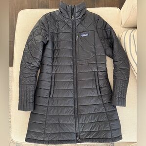 Patagonia Women's Black Puffer Jacket / Parka